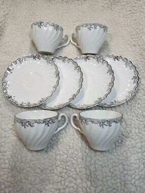 Johnson Bros Ironstone Cups Saucers Set 4 Vintage Scalloped Floral Band Tea